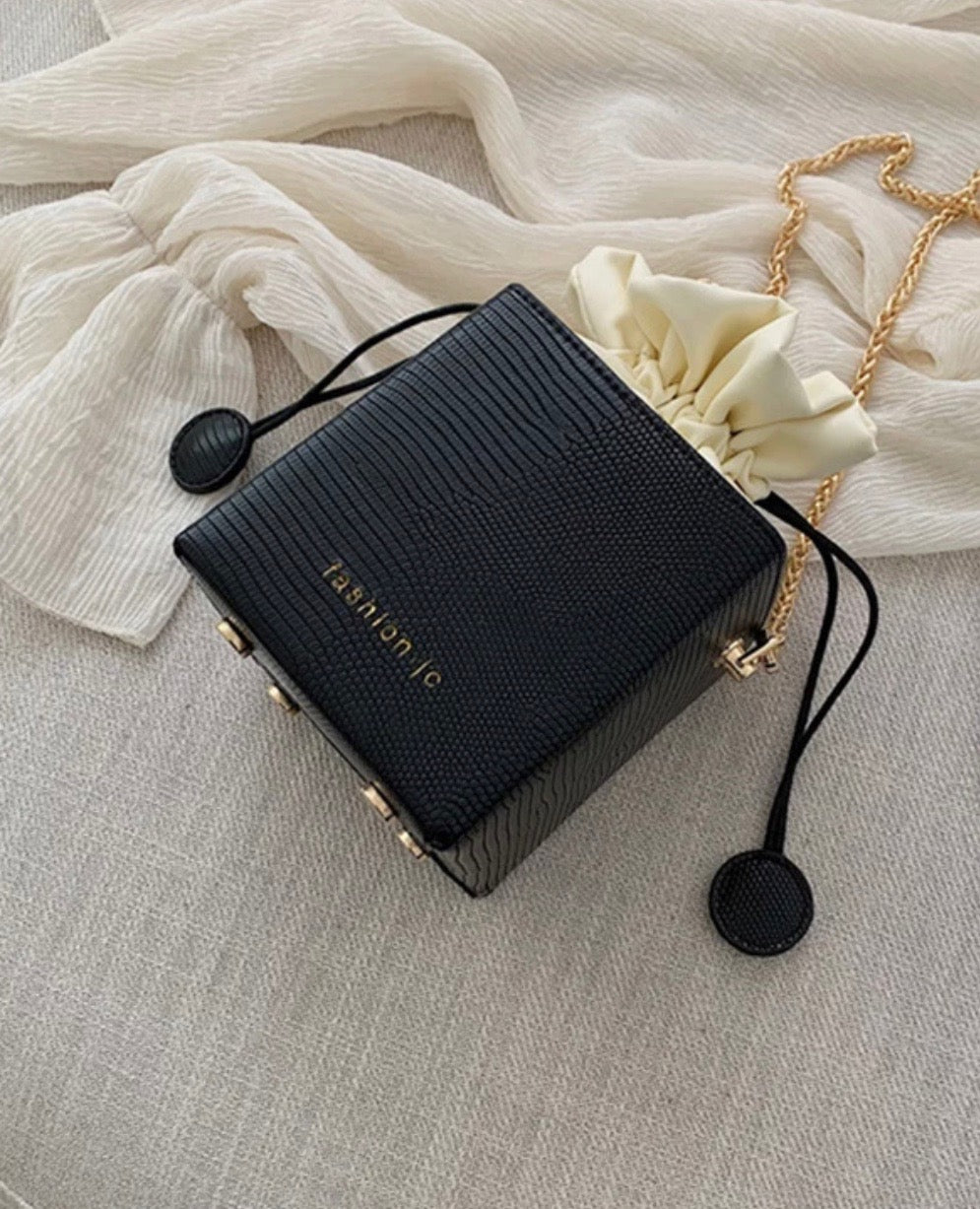 Drawstring Chain Bucket Bag
