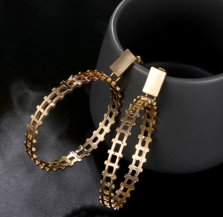 Dive in Hoop Earrings